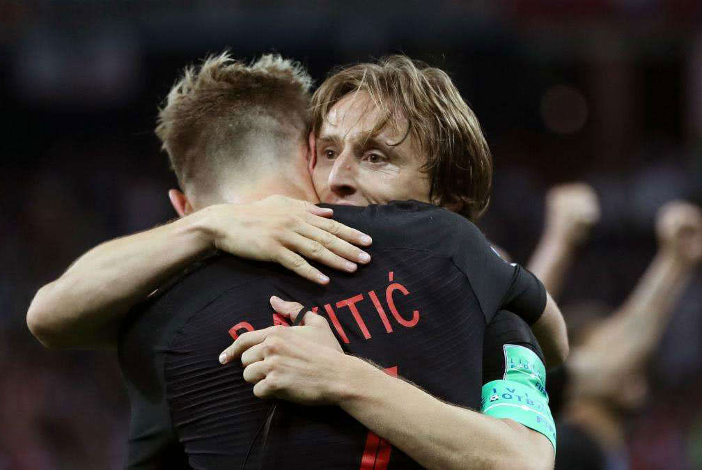 关于韩国羽毛球队完胜法国羽毛球队，谌龙三分雨点燃全场的信息