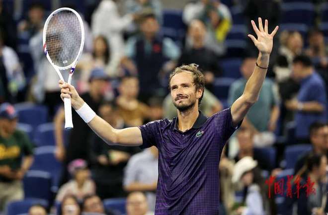 米兰体育官网-法国网球队力克日本网球队，梅德韦杰夫爆发神勇的简单介绍