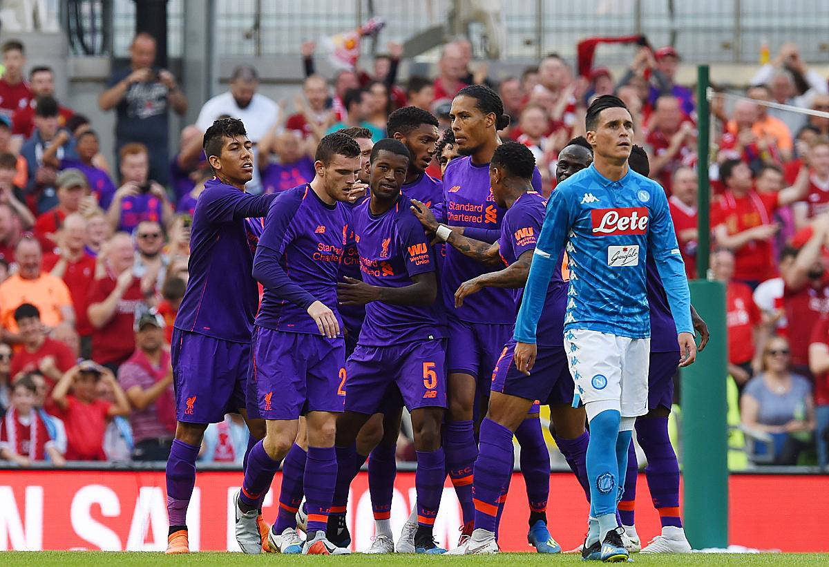 热那亚主帅连胜庆祝,球队备战信心倍增 热那亚主帅连胜庆祝,球队备战信心倍增