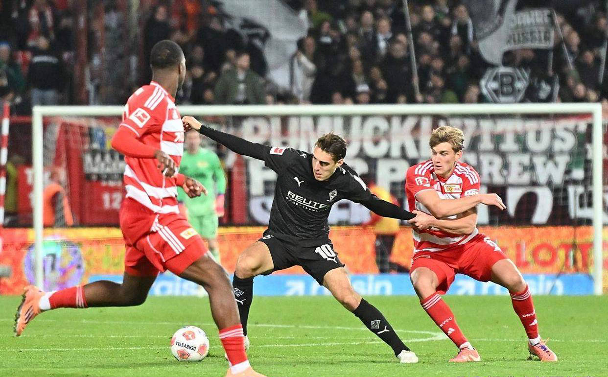 米兰捕鱼-包含门兴格拉德巴赫主场大胜，保持领先优势的词条