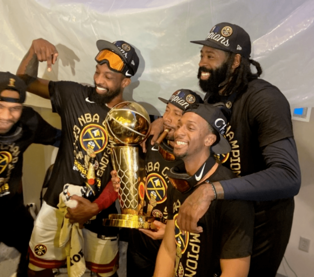 ac米兰下载-费尔南多率领球队一路前行，最终成功夺冠