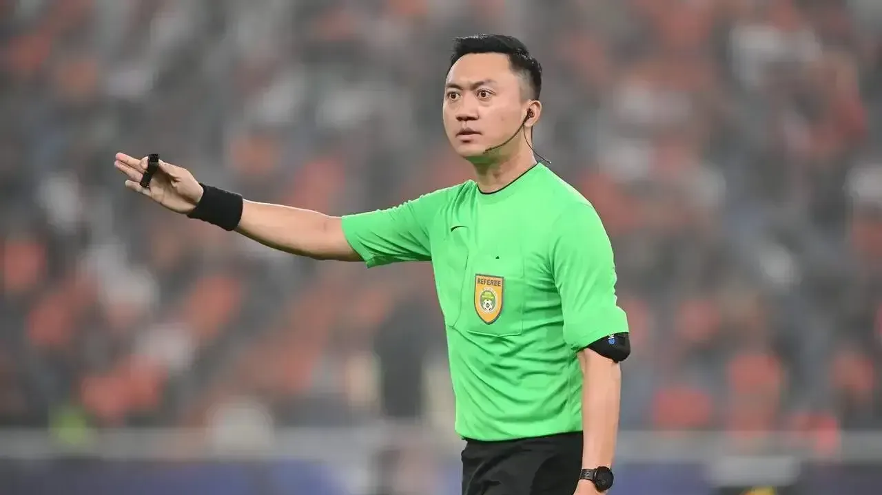 蛮不讲理球员遭红牌,成绩受到影响 蛮不讲理球员遭红牌,成绩受到影响