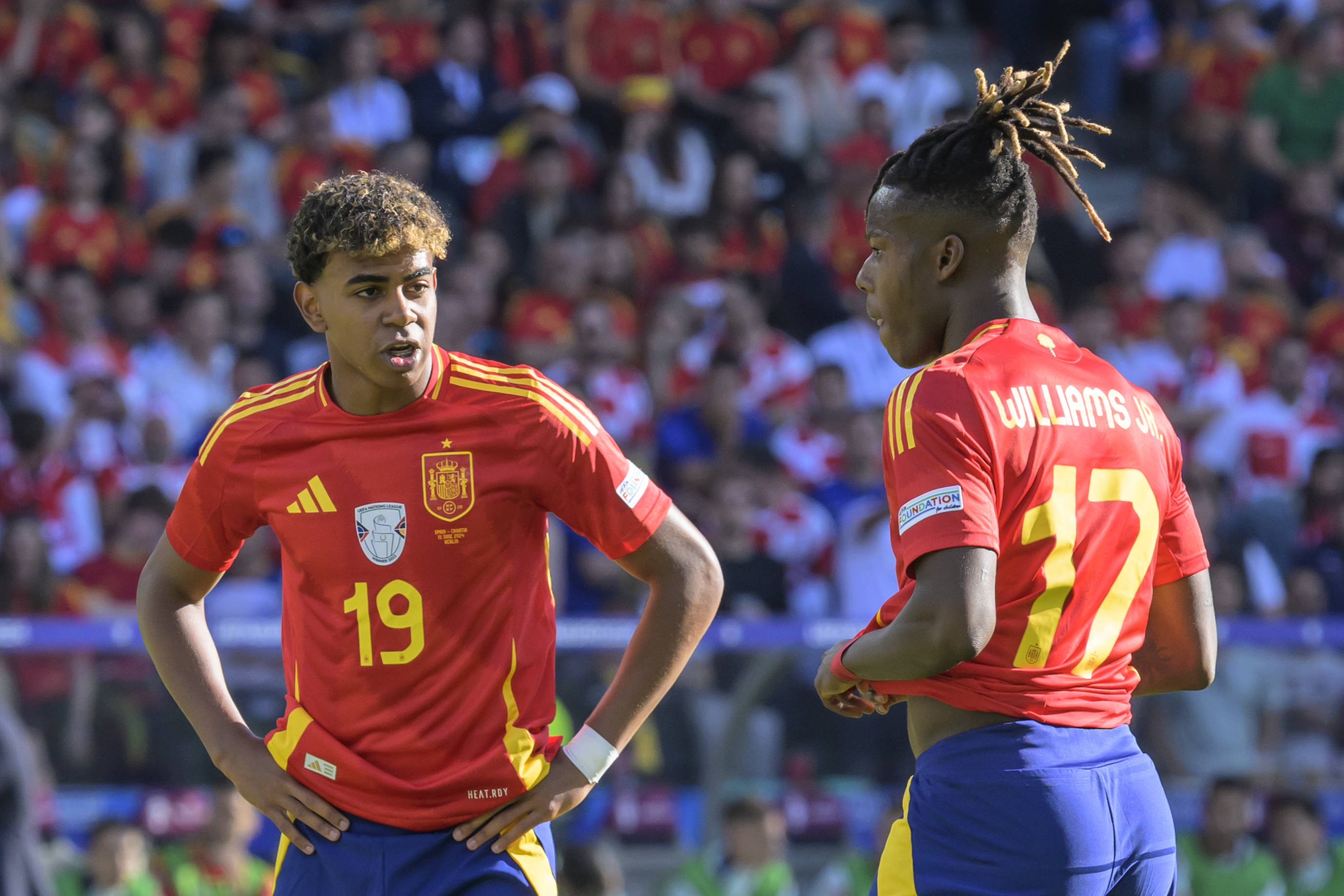 西班牙队稳健晋级之势,国际赛事中表现抢眼的简单介绍 西班牙队稳健晋级之势,国际赛事中表现抢眼的简单介绍