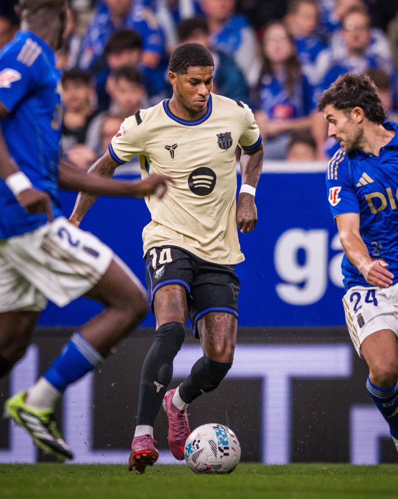 ac米兰体育官网-包含西甲豪门在关键时刻紧握胜利机会的词条