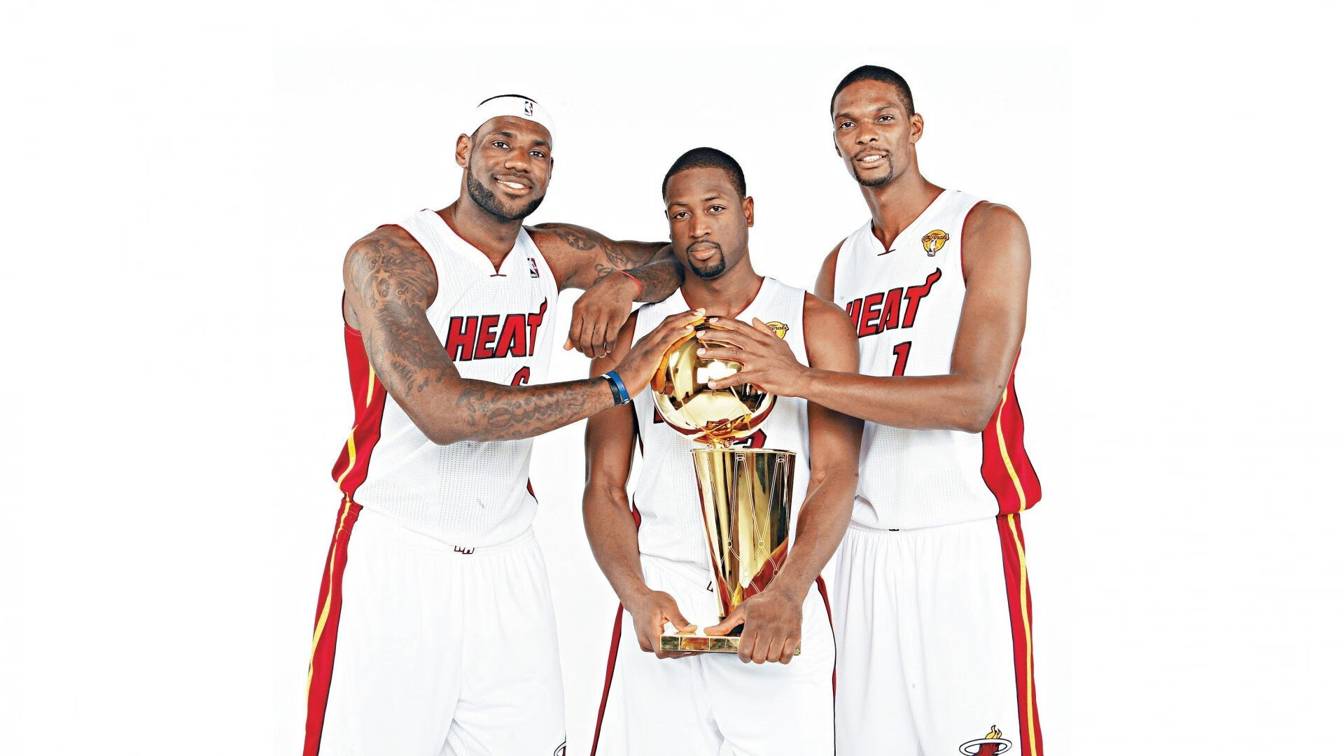 米兰体育官方网站-皮克独舞，当厄瓜多尔遇见几内亚，一场个人能力的极致演绎